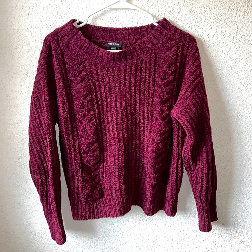 Extremely soft & cozy sweater!